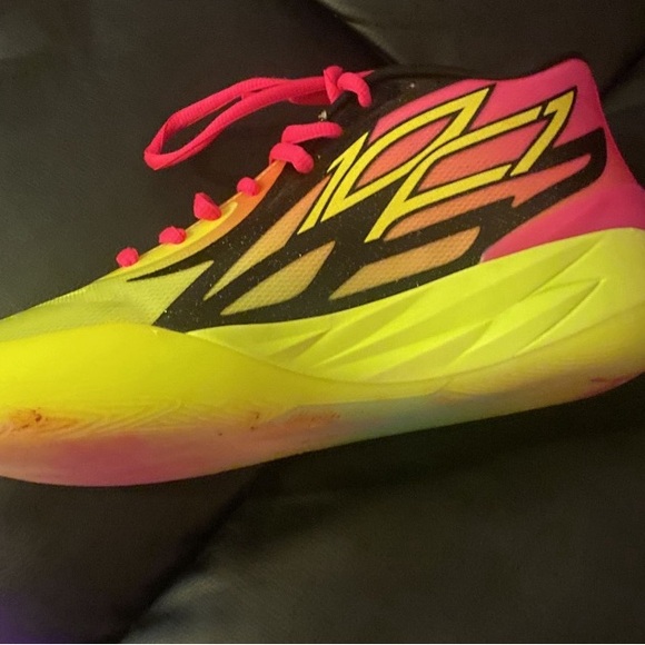 LaMelo Ball shoes - Picture 3 of 3